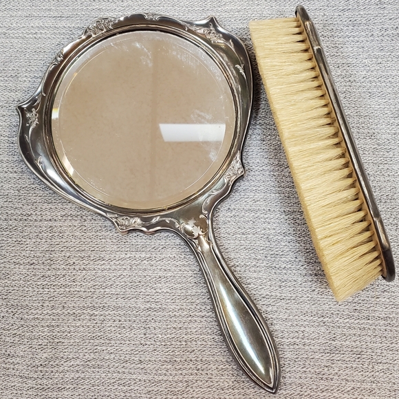 Antique Derby Silver Company 67 Hand Mirror & Monogrammed Brush - Picture 4 of 9